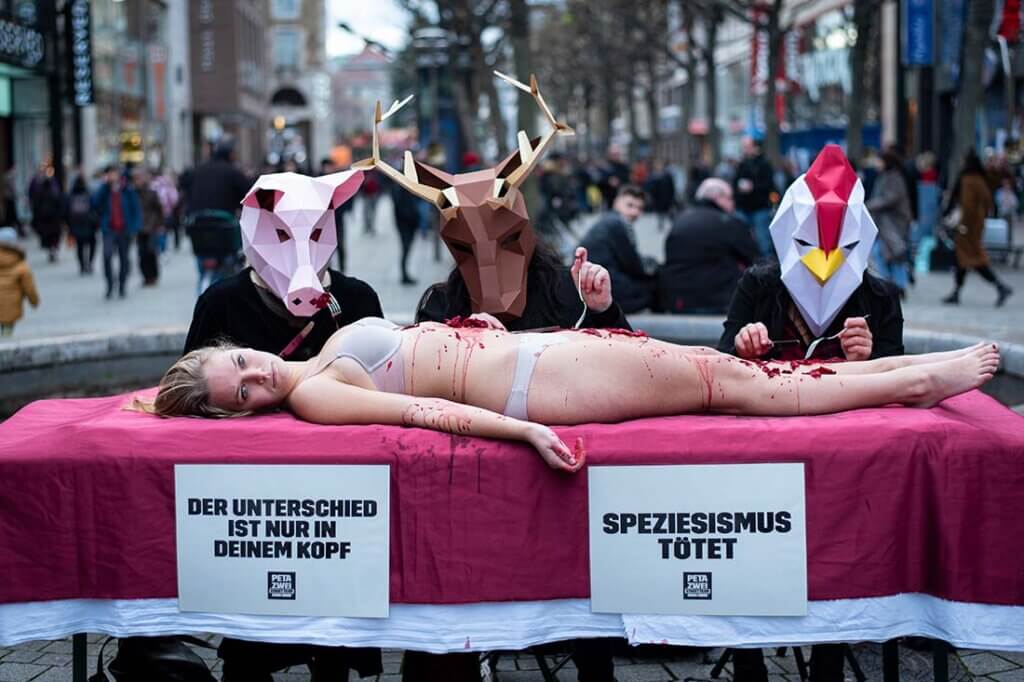 Demonstration PETA. Tiere essen Menschen